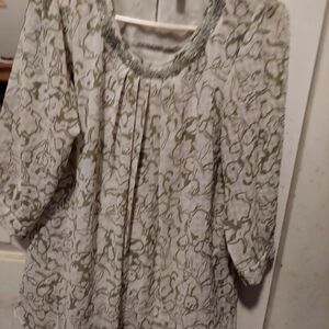 Embellished Scoop Neck Floral-Print Women's Top - Sage on Ivory